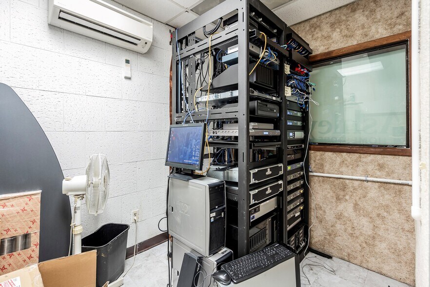 More Photos Of 641 Beach Ave, Stafford Airport For Sale