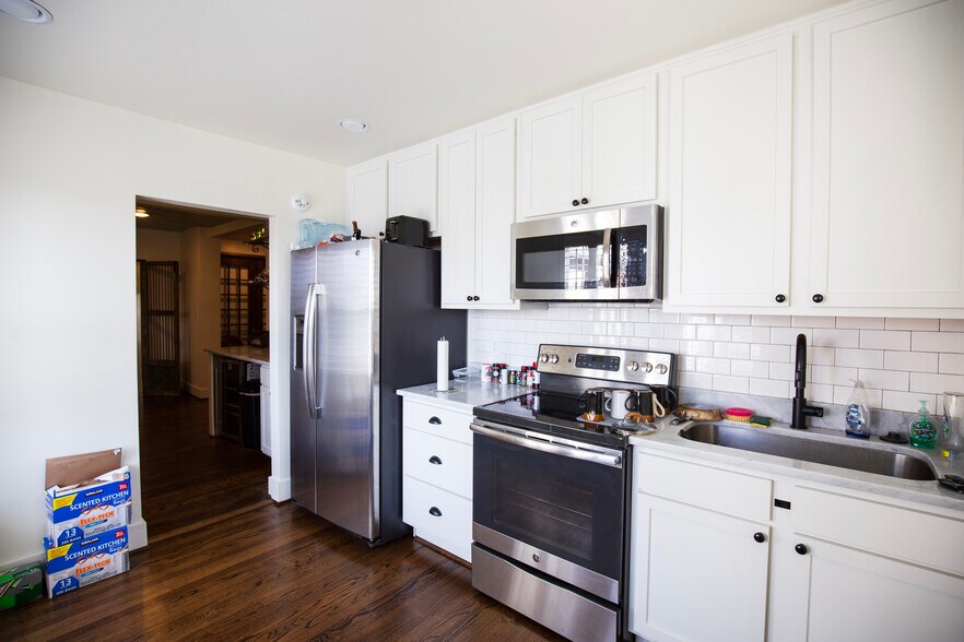 More Photos Of 1945 Patton Chapel Rd, Birmingham Office Residential For Sale