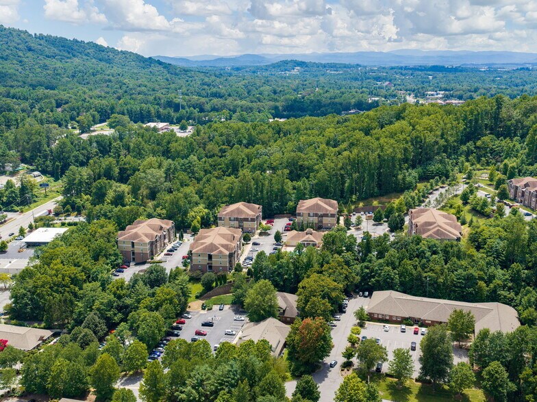 More Photos Of 7 Walden Ridge Dr, Asheville Medical For Sale