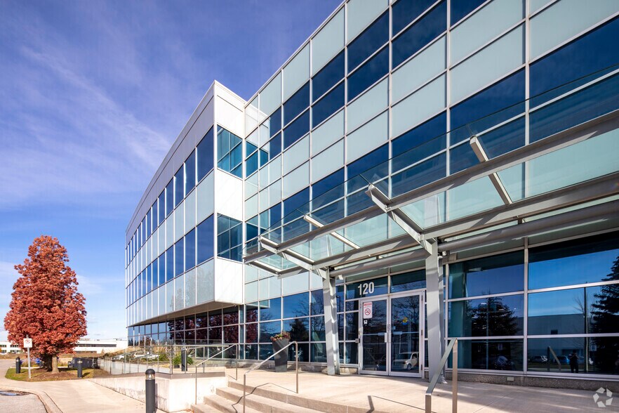 More Photos Of 120 E Beaver Creek Rd, Richmond Hill Office For Lease