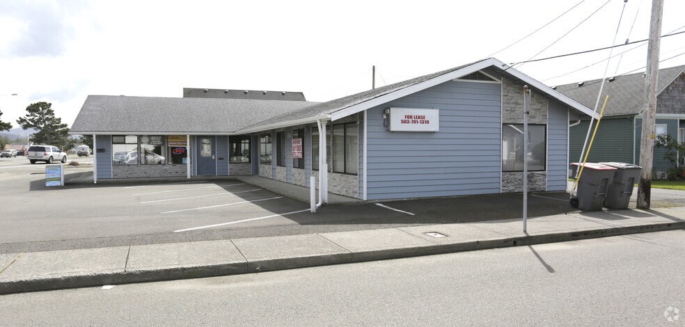 More Photos Of 144-150 N Roosevelt Dr, Seaside General Retail For Lease
