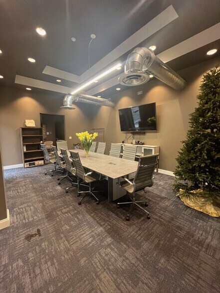 More Photos Of 522 Live Pine Cir, Apopka Warehouse For Sale