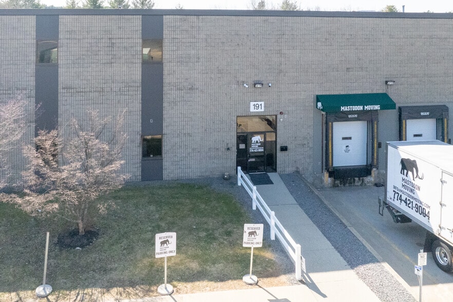 More Photos Of 191-195 Flanders Rd, Westborough Refrigeration Cold Storage For Lease