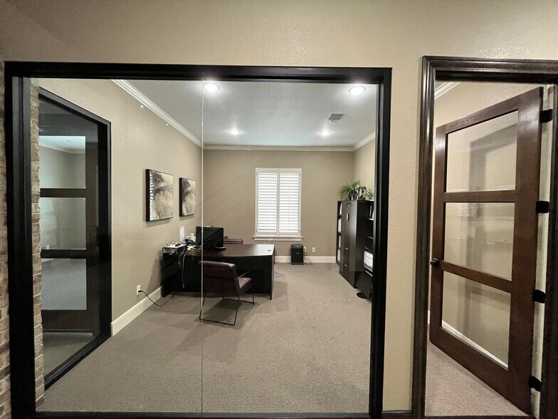More Photos Of 4313 N County Rd W, Odessa Office For Sale