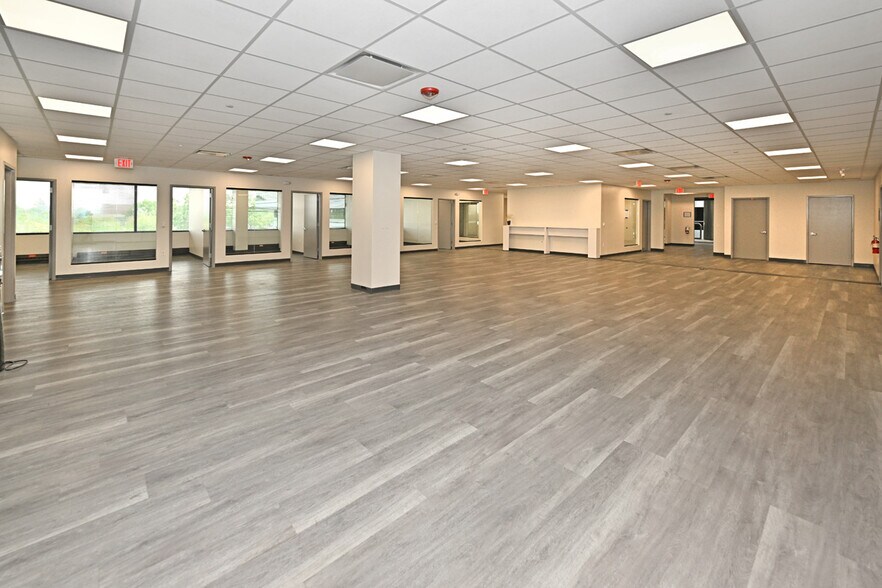 More Photos Of 50 Tice Blvd, Woodcliff Lake Office For Lease