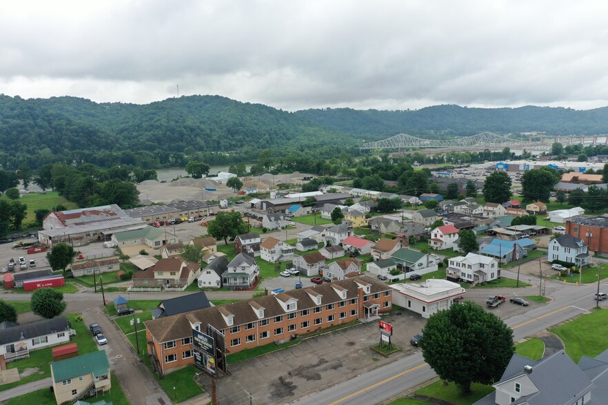 More Photos Of 834 3rd St, New Martinsville Hotel For Sale