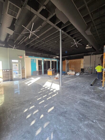 More Photos Of 6295 Ameriplex Dr, Portage Storefront For Lease