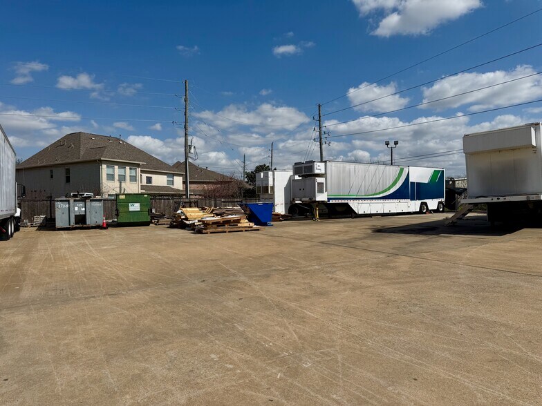 More Photos Of 10010 Fairbanks North Houston Rd, Houston Manufacturing For Sale