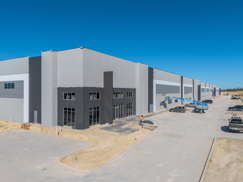 More Photos Of Innovation Blvd, Hutto Distribution For Lease