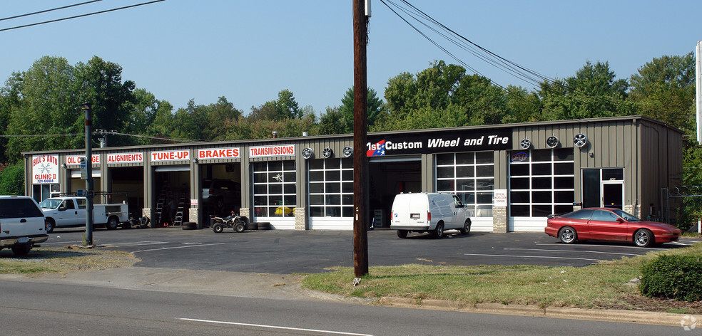 Primary Photo Of 744 Peters Creek Pky, Winston-Salem Auto Repair For Sale