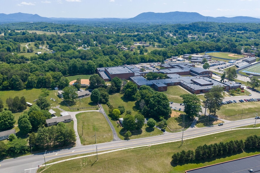 More Photos Of 7700 Tazewell Pike, Corryton Apartments For Sale