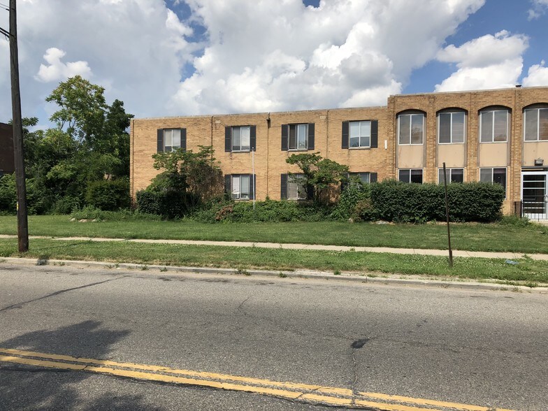 More Photos Of 12040 Broadstreet Ave, Detroit Assisted Living For Sale