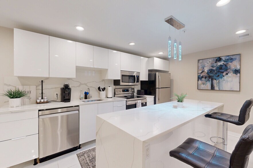 Primary Photo Of 1414 Pennsylvania Ave SE, Washington Apartments For Sale