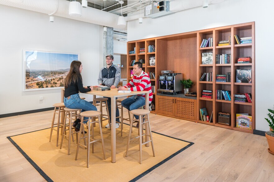 More Photos Of 830 NE Holladay St, Portland Coworking Space