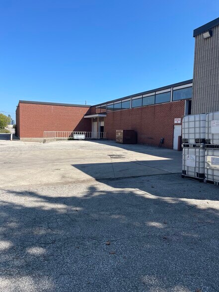 More Photos Of 60 Torlake Cres, Toronto Manufacturing For Sale