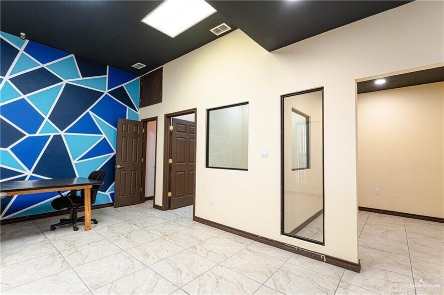 More Photos Of 2243 Pecan Blvd, McAllen Storefront Retail Office For Sale
