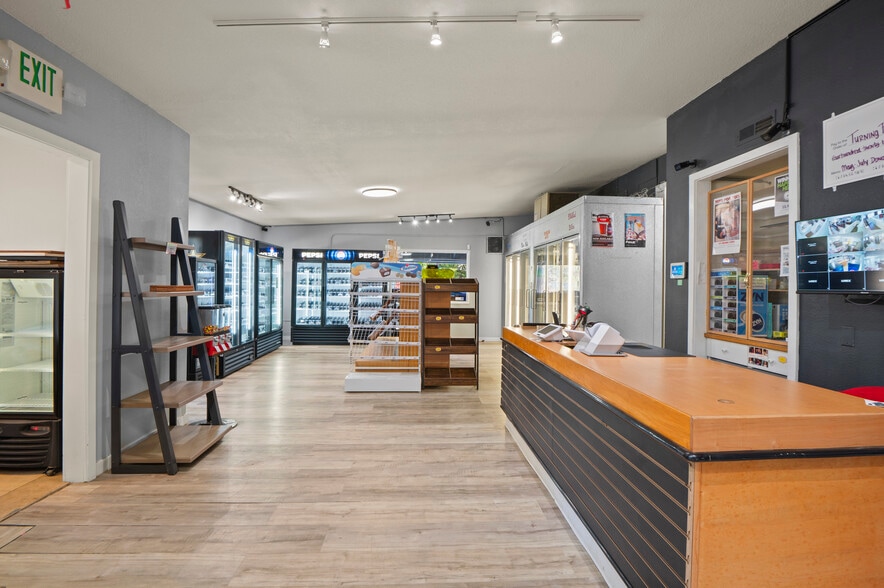 More Photos Of 2810 E Spencer Lake Rd, Shelton General Retail For Sale