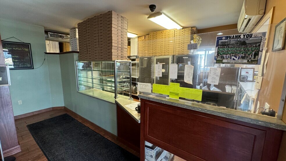 More Photos Of 550 S Main St, Nazareth General Retail For Sale