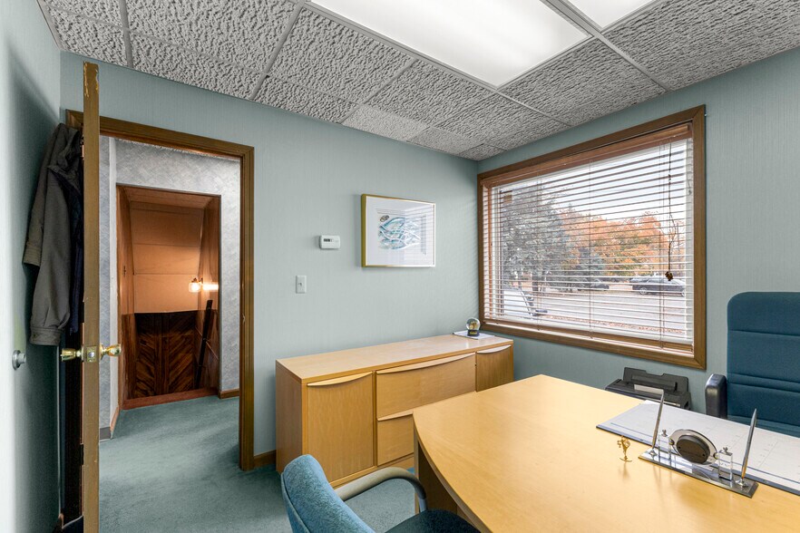 More Photos Of 6336 Fox Ave, Allen Park Office For Sale