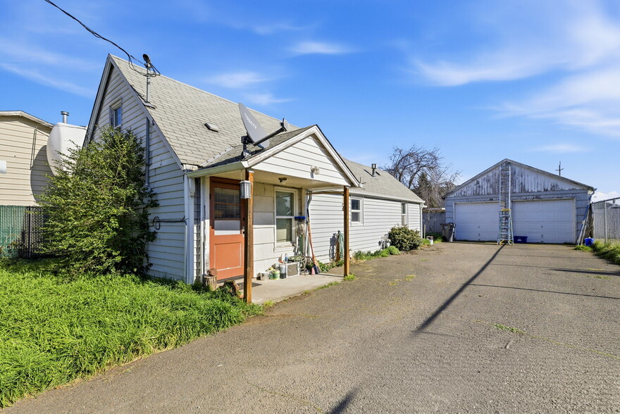 More Photos Of 1035 Madera St, Eugene Industrial For Sale