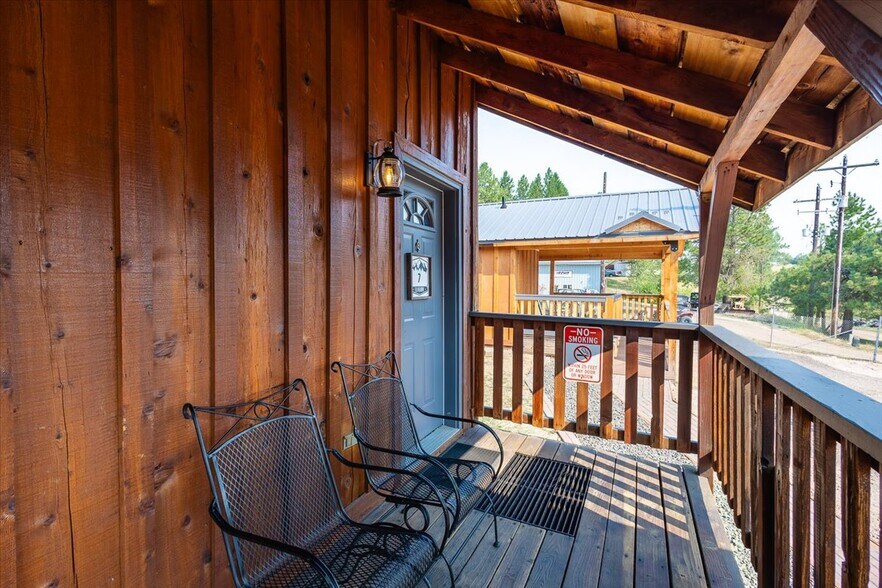 More Photos Of 486 S Middle Fork Rd, Garden Valley Hotel For Sale