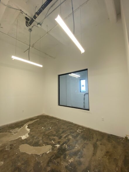 More Photos Of 901 E 31st St, Los Angeles Manufacturing For Lease