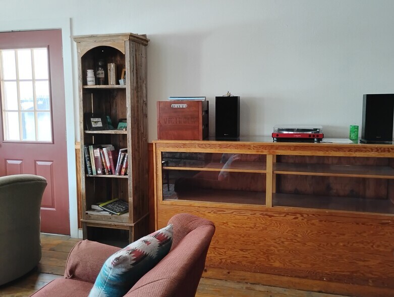 More Photos Of 111 N State St, Fort Davis Hotel For Sale