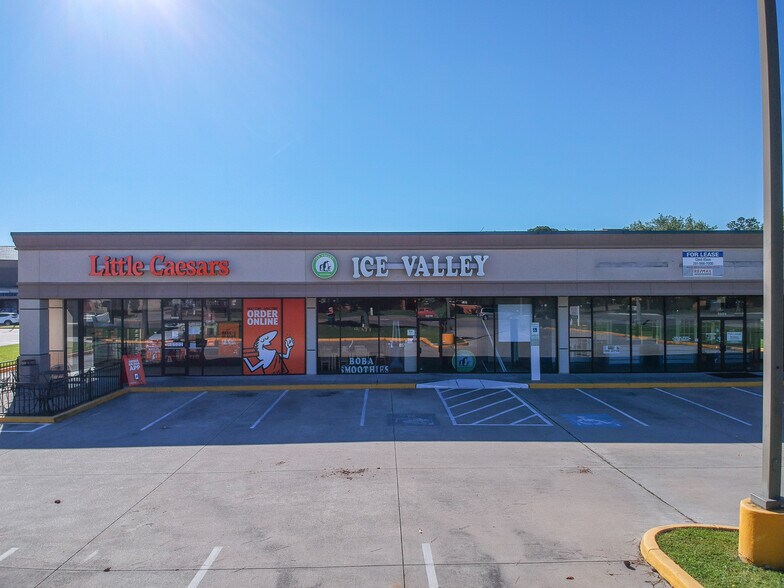More Photos Of 8604-8686 N Hwy 6, Houston Unknown For Lease