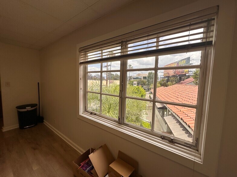 More Photos Of 12750 Ventura Blvd, Studio City Loft Creative Space For Lease