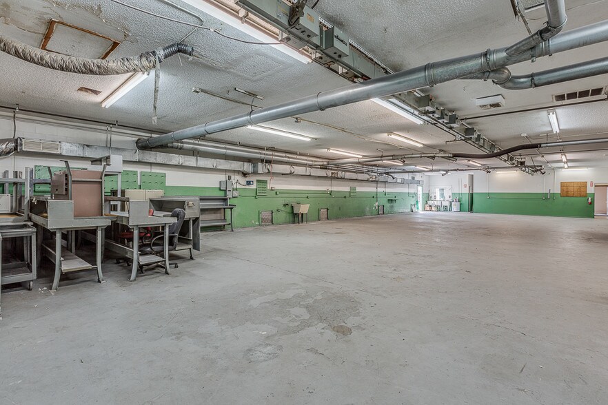 More Photos Of 6541 Industrial Ave, Port Richey Manufacturing For Lease