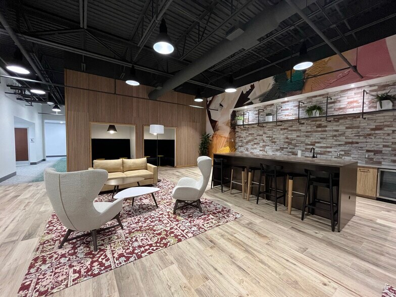 More Photos Of 273 Corporate Dr, Portsmouth Office For Lease