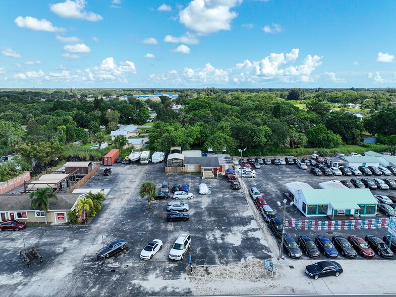 More Photos Of 1918 Aurora Rd, Melbourne Auto Dealership For Lease