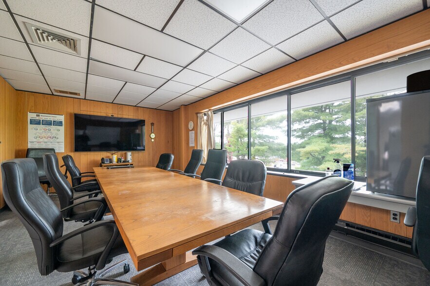 More Photos Of 16 Stony Hill Rd, Bethel Light Manufacturing For Lease