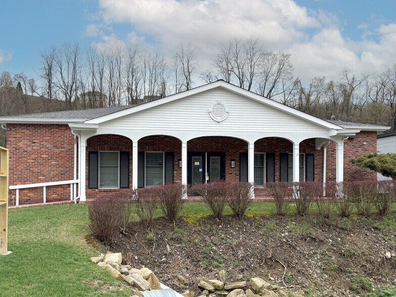 More Photos Of 2598 Washington Rd, Canonsburg Office For Sale