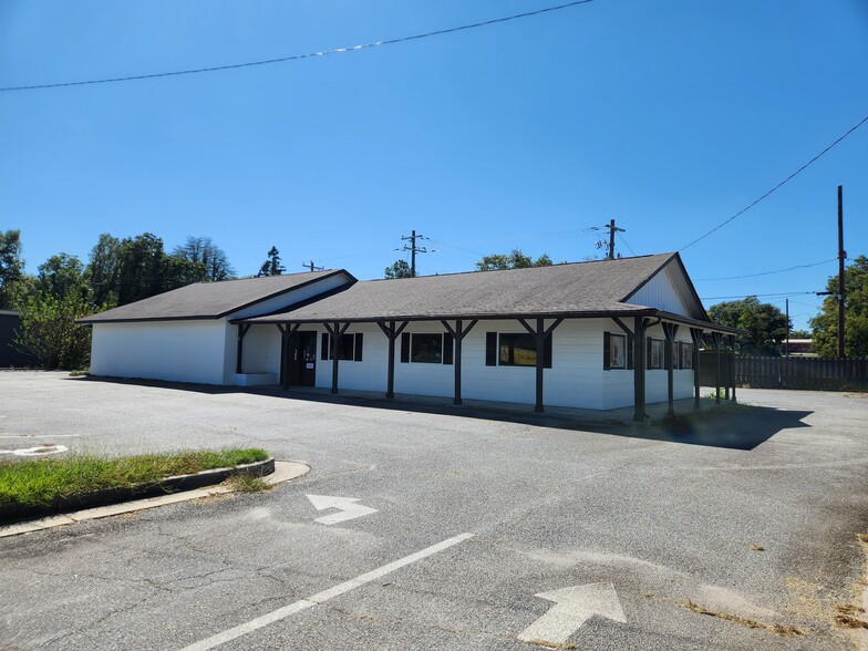 Primary Photo Of 102 S Armed Forces Blvd, Warner Robins Restaurant For Sale