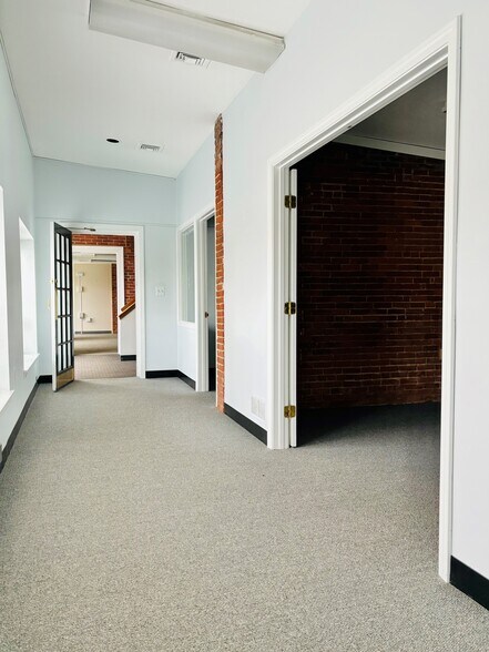 More Photos Of 216 Main St, Hartford Office For Lease