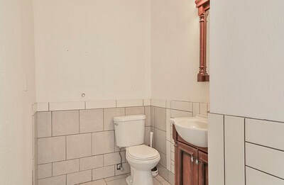 More Photos Of 2112 Thorndyke Ave W, Seattle Office For Lease