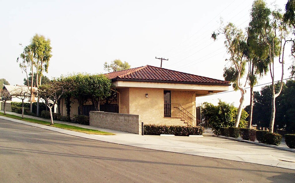 More Photos Of 1107 E Lincoln Ave, Orange Office For Lease