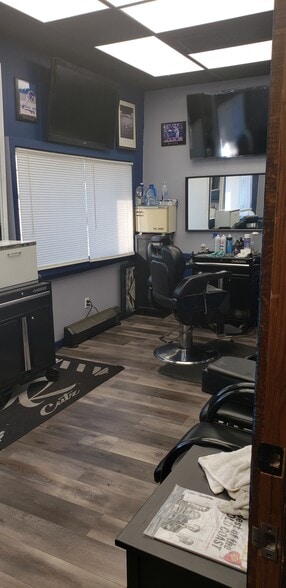 More Photos Of 105 Wood Ave, Bridgeport Light Manufacturing For Sale