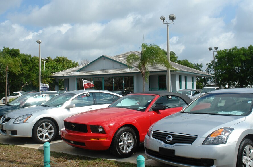 More Photos Of 2931 Northlake Blvd, West Palm Beach Auto Dealership For Sale