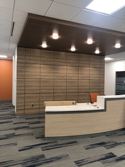 More Photos Of 850 Greenfield Rd, Lancaster Schools For Lease