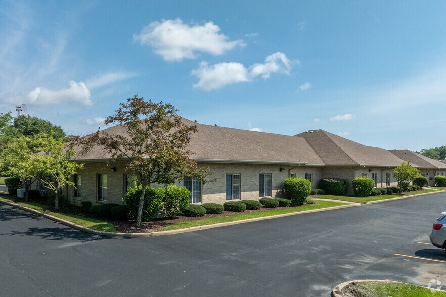 Primary Photo Of 2620-2628 W 83rd St, Darien Office For Lease