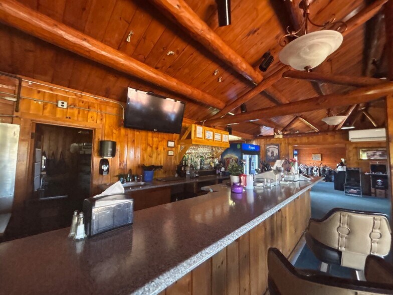 More Photos Of 487 W Gate Rd, Limestone Golf Course Driving Range For Sale