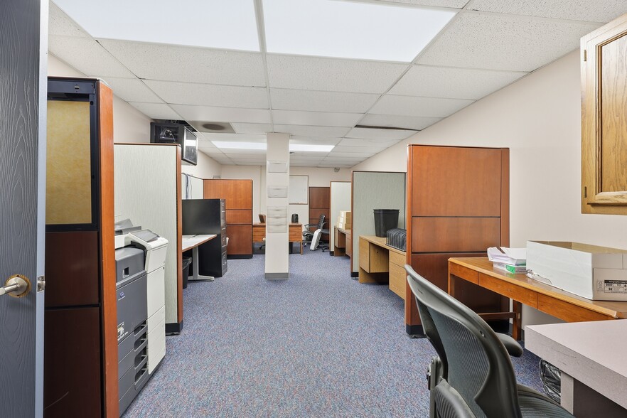 More Photos Of 899 E Broad St, Columbus Medical For Sale