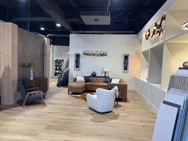 More Photos Of 5801-5821 Mcwhinney Blvd, Loveland Storefront For Lease