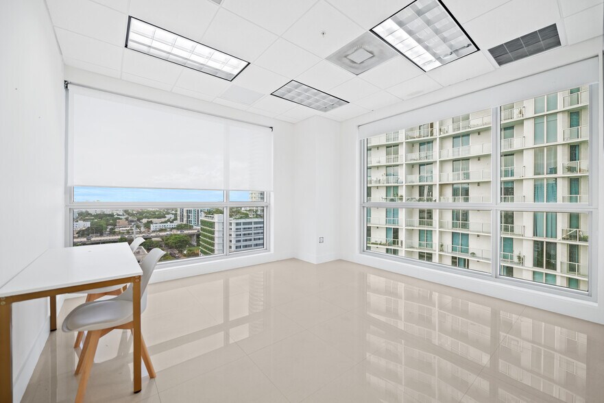 More Photos Of 175 SW 7th St, Miami Medical For Sale