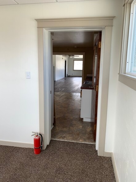 More Photos Of 2940 Floral Blvd, Butte Office For Sale