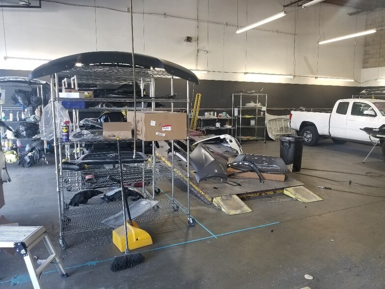 More Photos Of 19116-19130 E Walnut Dr N, Rowland Heights Auto Repair For Lease