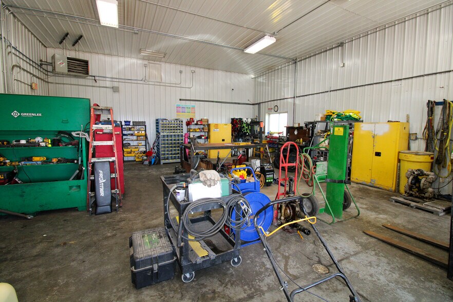 More Photos Of 5640 44th Ave S, Clinton Industrial For Sale