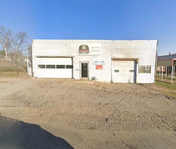Primary Photo Of 208 W Trudgeon St, Henryetta Auto Repair For Sale